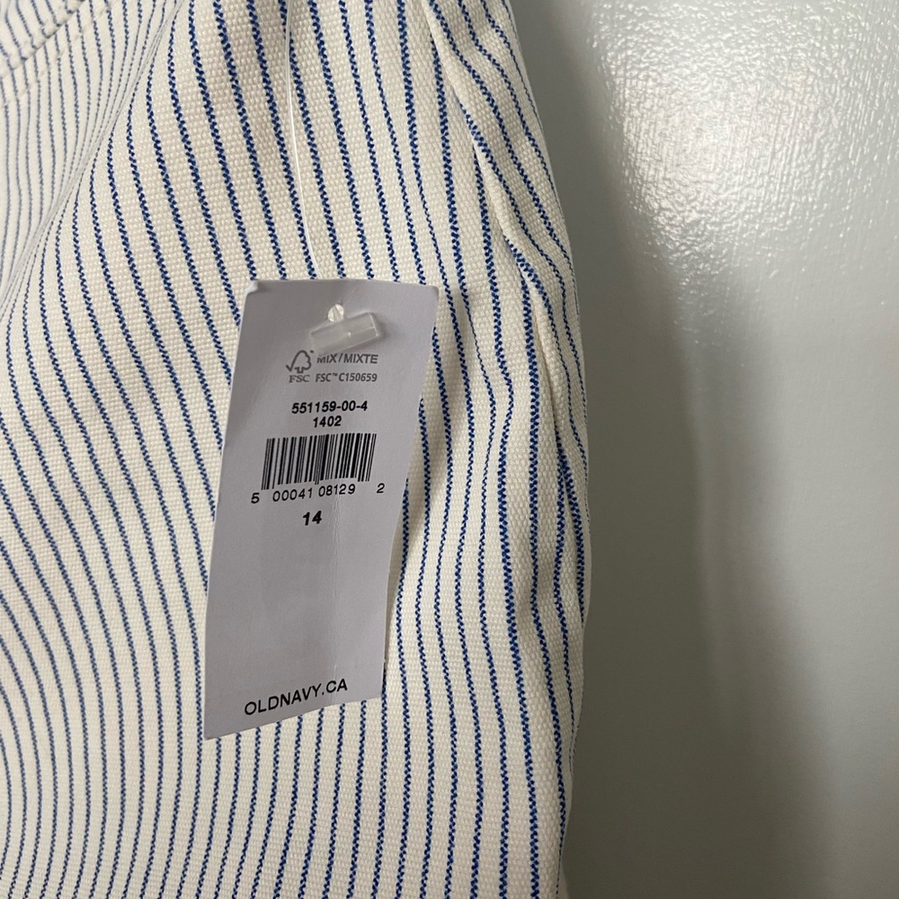 Old Navy High-Waisted Wide Leg Cropped Chino Pants. - Picture 2 of 5